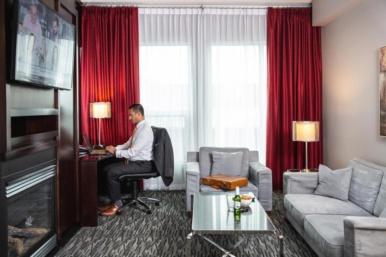 אדמונטון Matrix Hotel מראה חיצוני תמונה